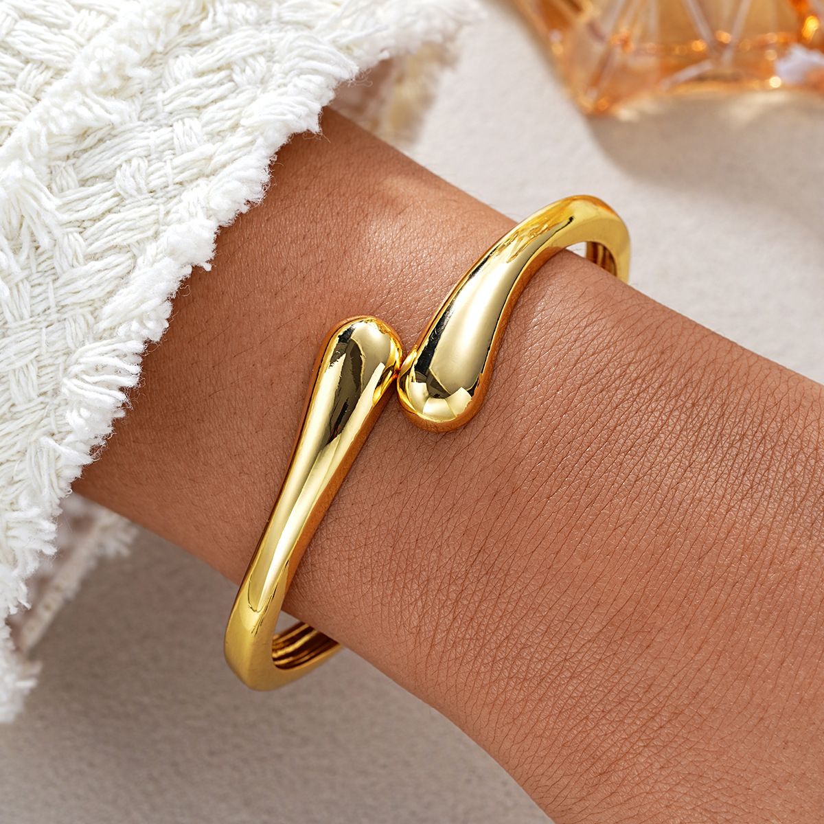 Cross-border Hot Exaggerated Water Drop Stream Metallic Glaze Open Bracelet Distinctive Light Luxury High-end Hand Jewelry