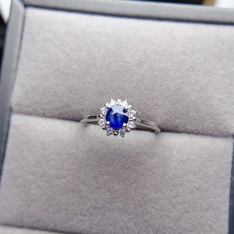 Factory wholesale explosions natural sapphire ring S925 silver inlaid main stone 5*5 selling Europe and the United States a generation of hair