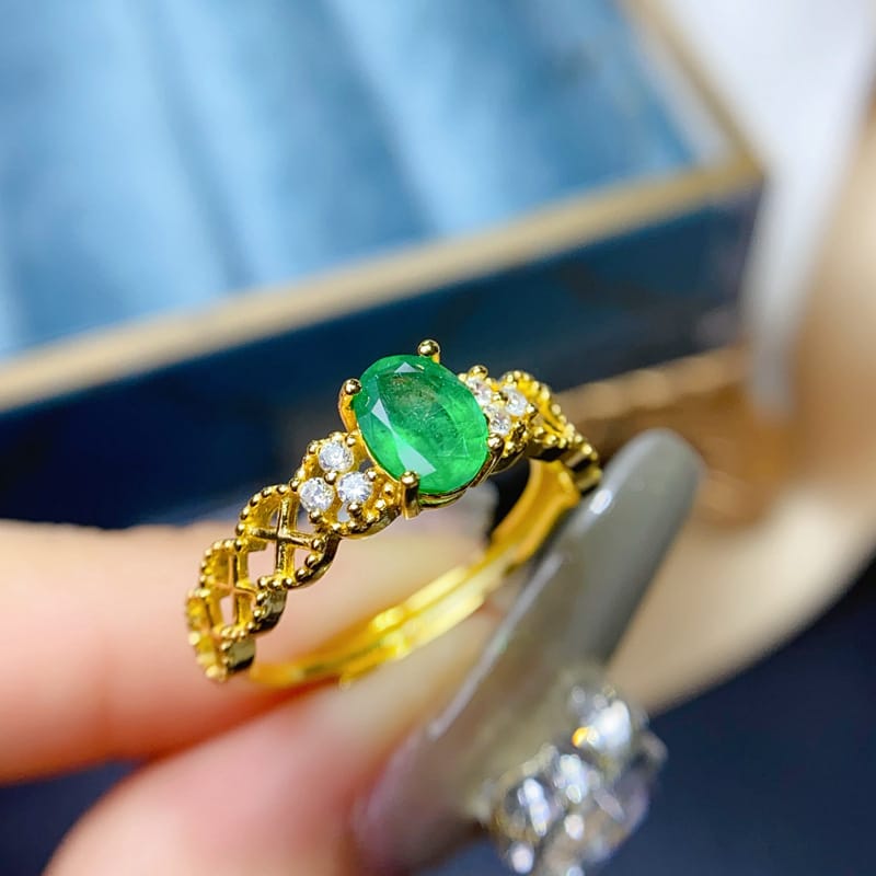Simple 925 silver inlaid natural emerald ring ring 7*5mm live tremolo overseas supply