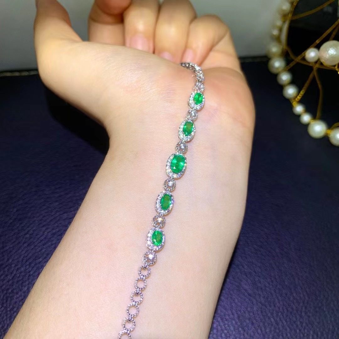 Factory wholesale explosions natural emerald bracelet S925 silver inlaid main stone 4*6 selling Europe and the United States a generation of hair