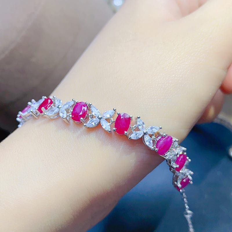Fresh and simple Myanmar non-burnt Ruby natural ruby bracelet 925 silver women's bracelet 4 * 6mm wholesale