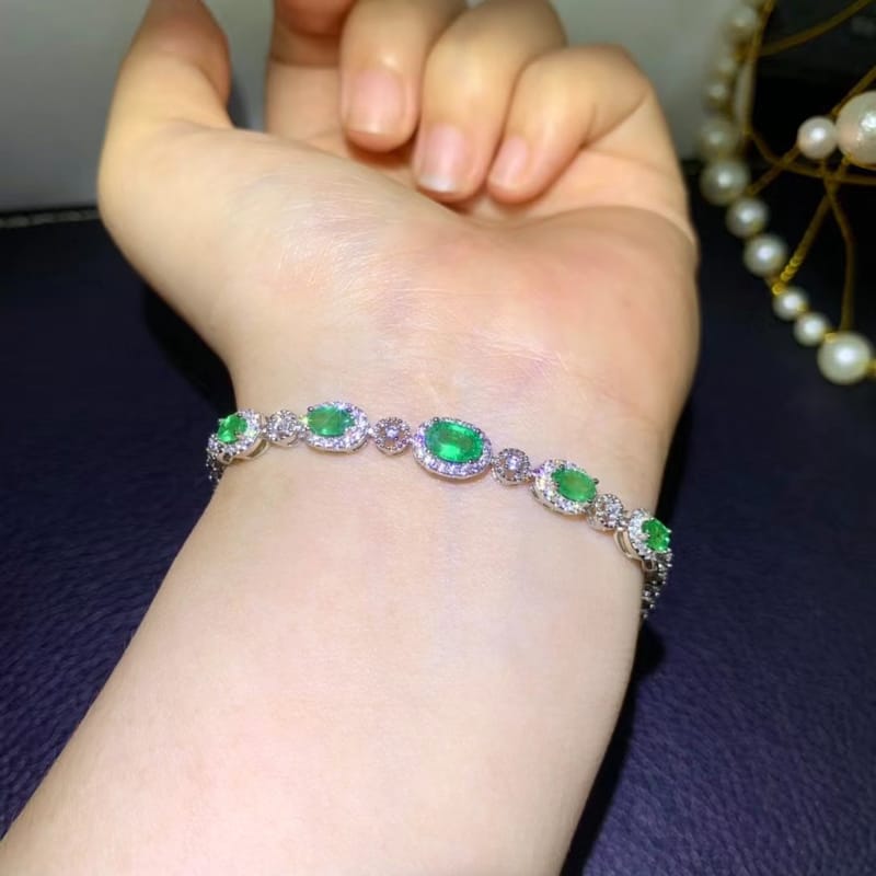 Factory wholesale explosions natural emerald bracelet S925 silver inlaid main stone 4*6 selling Europe and the United States a generation of hair