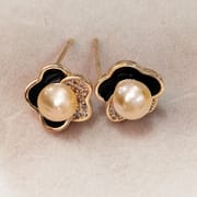 Natural Freshwater Pearl Earrings Auspicious Clouds Small and Exquisite Pearl Earrings Light Luxury Niche 2024 New Earrings