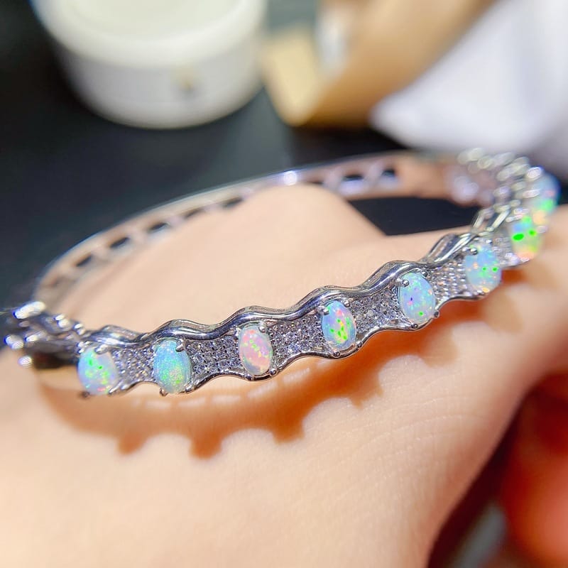 New on the new natural opal bracelet 925 silver inlaid fire color good live tremolo supply wholesale