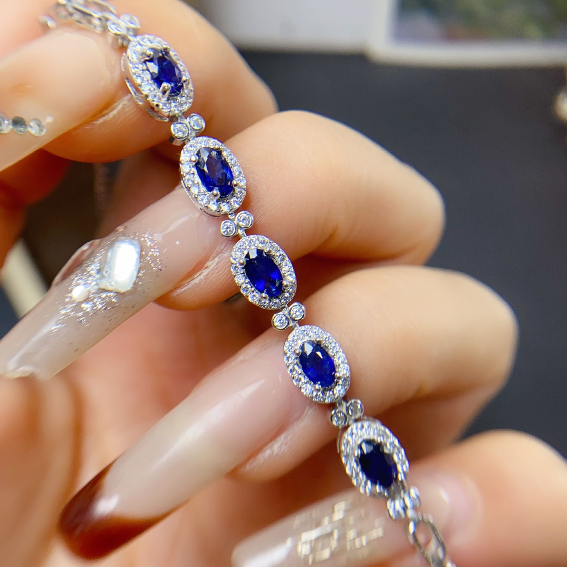 S925 silver inlaid simple fashion natural sapphire bracelet 3 * 5mm advanced sense design live broadcast supply