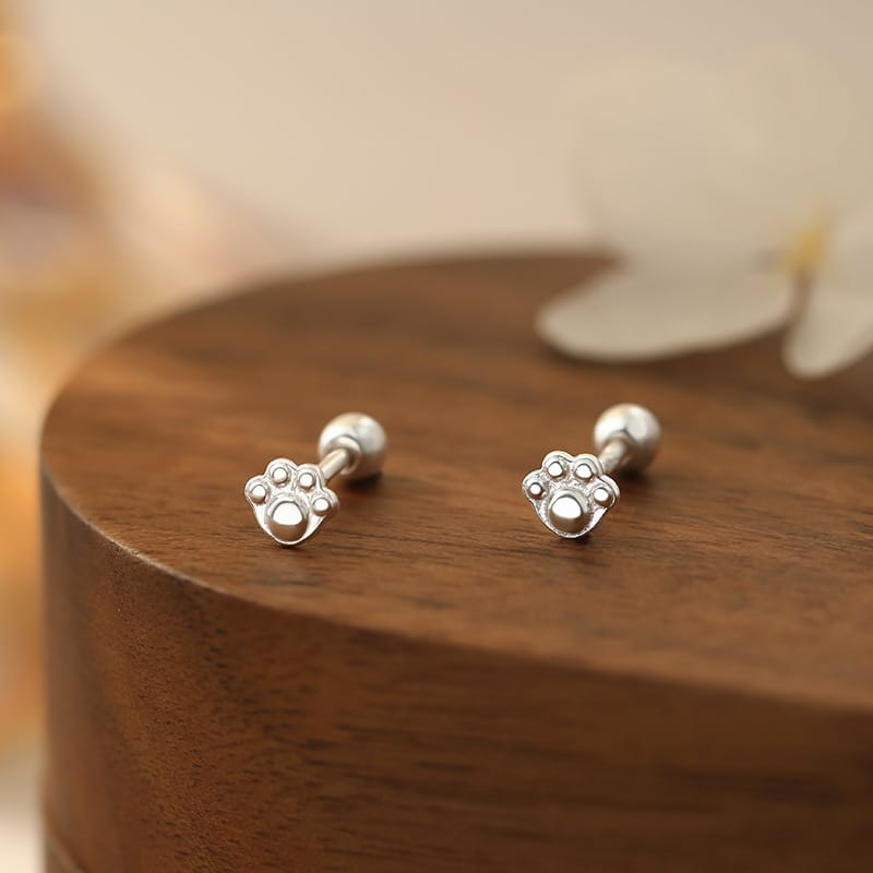  S999 foot silver cute kitten claw screw earrings female students daily ear hole sweet small earrings