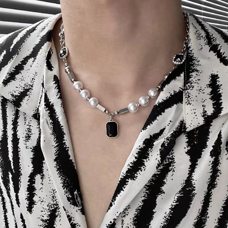 Cross zircon non-fading titanium steel necklace men's all-match high-end sense Cuban chain personality niche neck chain necklace