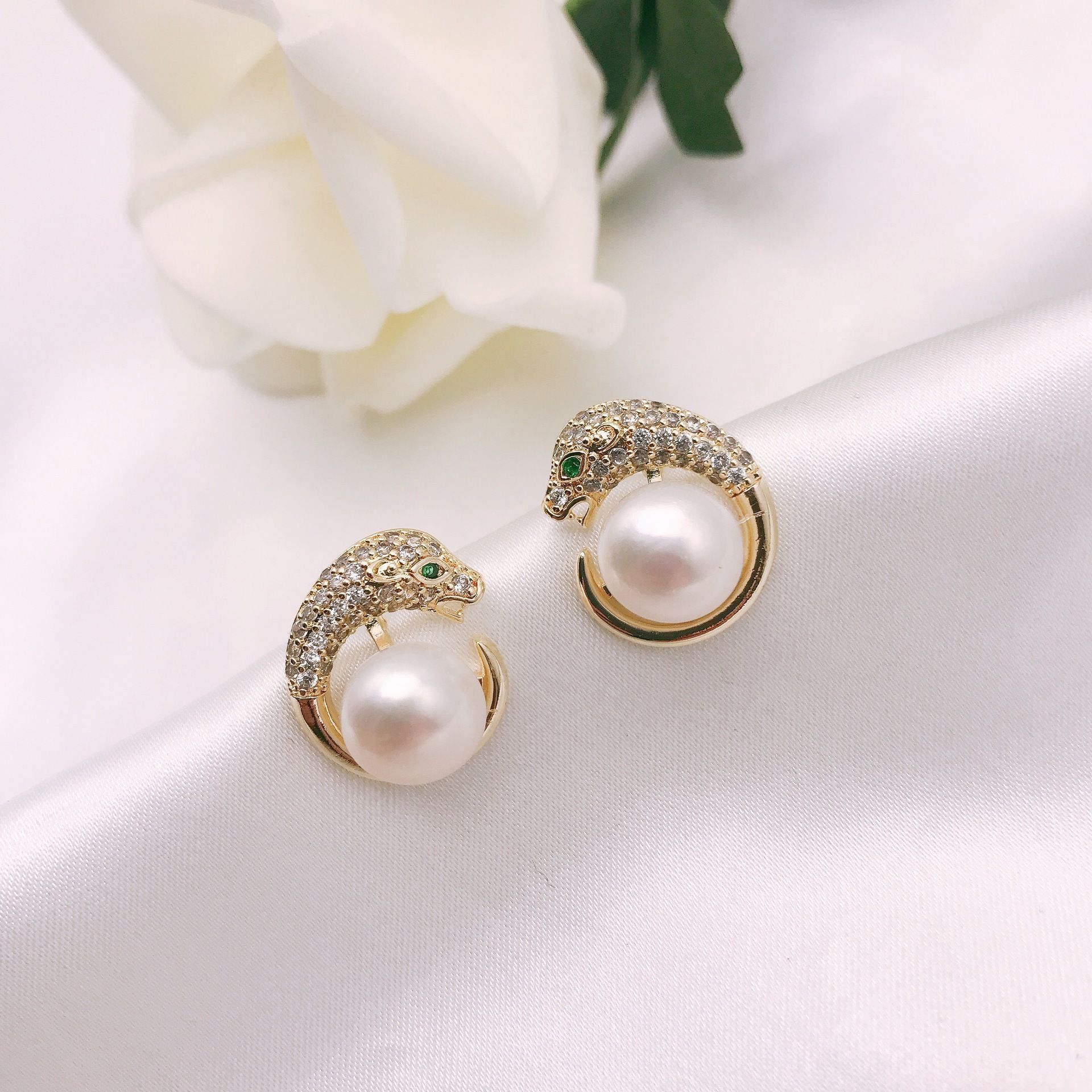 Natural Freshwater Pearl Earrings Leopard Animal Temperament Pearl Earrings All-match High-end Personality Niche Earrings Women