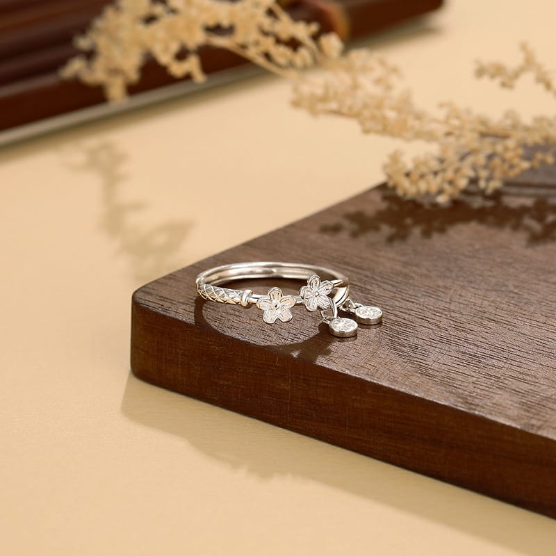 S999 Silver Flower Peace Ring Sweet and Fresh High Temperament Girls Send Girlfriend Ring 