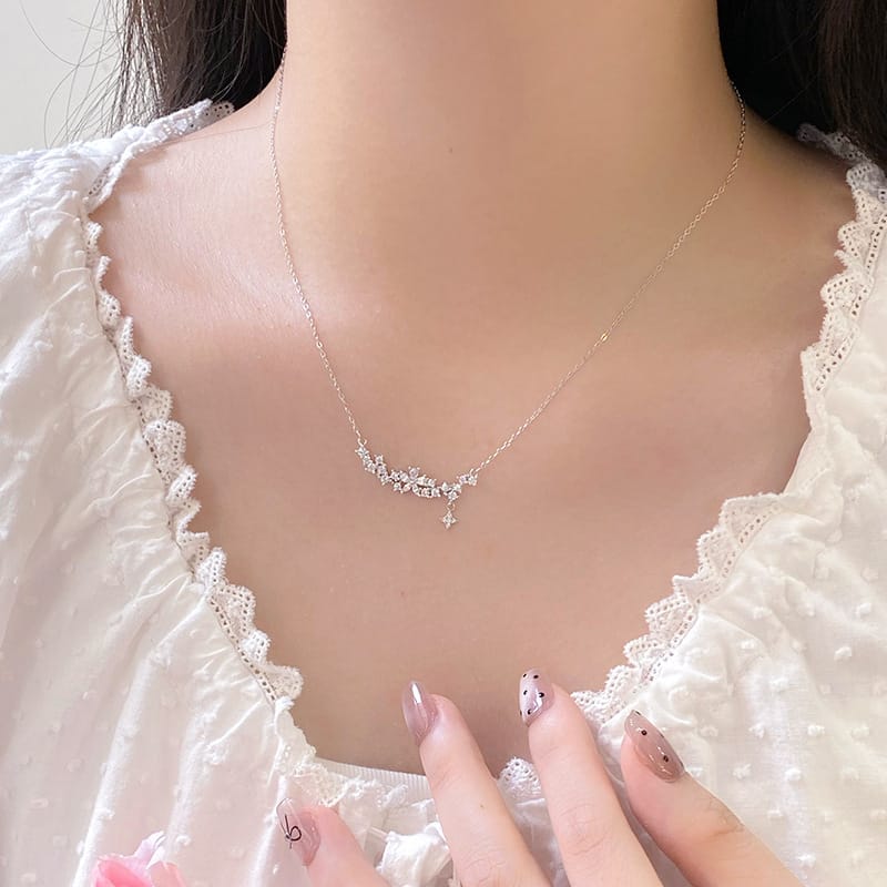 Po S999 Silver Light Luxury Flower Four Mans Star Necklace Niche New High-grade Simple Elegant Clavicle Chain for Hair