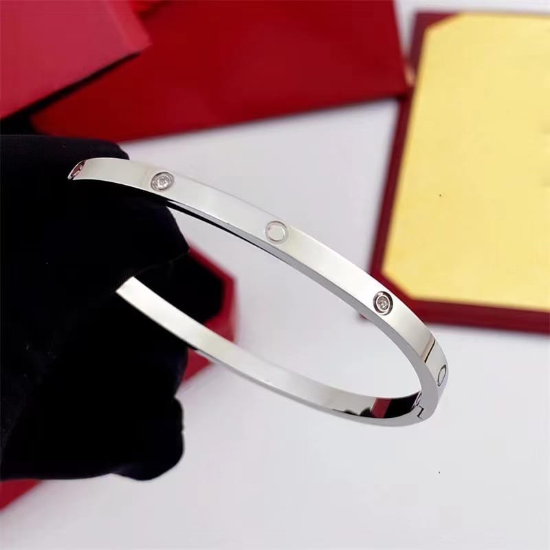 European and American titanium steel narrow version buckle bracelet card plus fashion couple bracelet does not fade women's stainless steel bracelet with diamond
