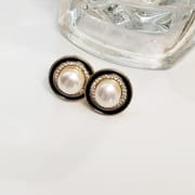 Natural Freshwater Pearl Earrings Black and White Large Round Buckle Zircon Earrings Small Chanel Style Personalized Fashion Earrings Earrings New Style