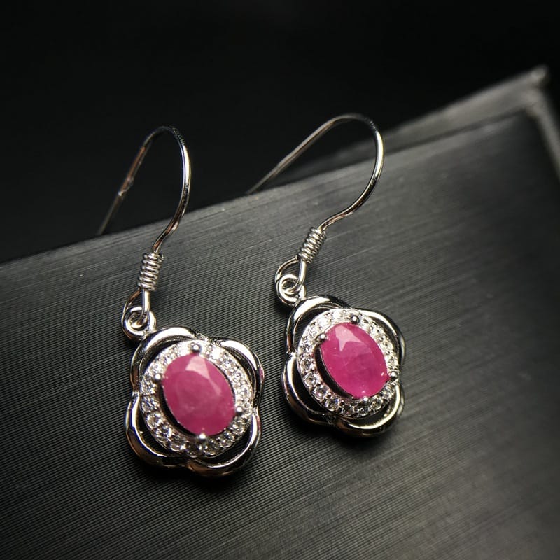 Natural ruby earrings 925 sterling silver inlaid four-leaf clover earrings wholesale