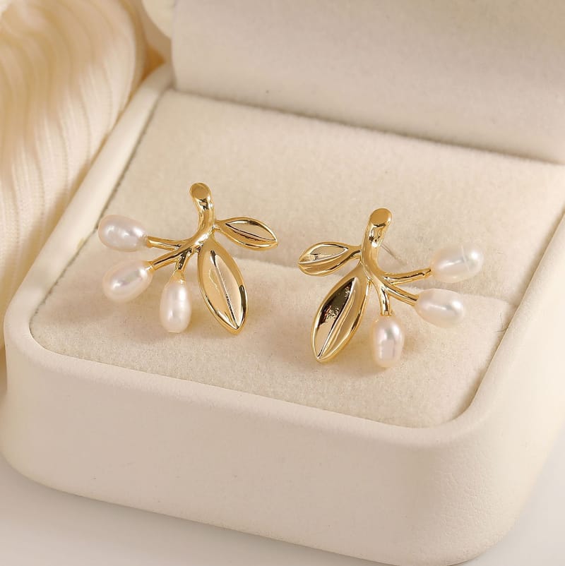 Freshwater Pearl Earrings Fresh Sweet and Gentle Temperament Super Immortal Mori Style Leaf Earrings High-end Fashion All-match Women