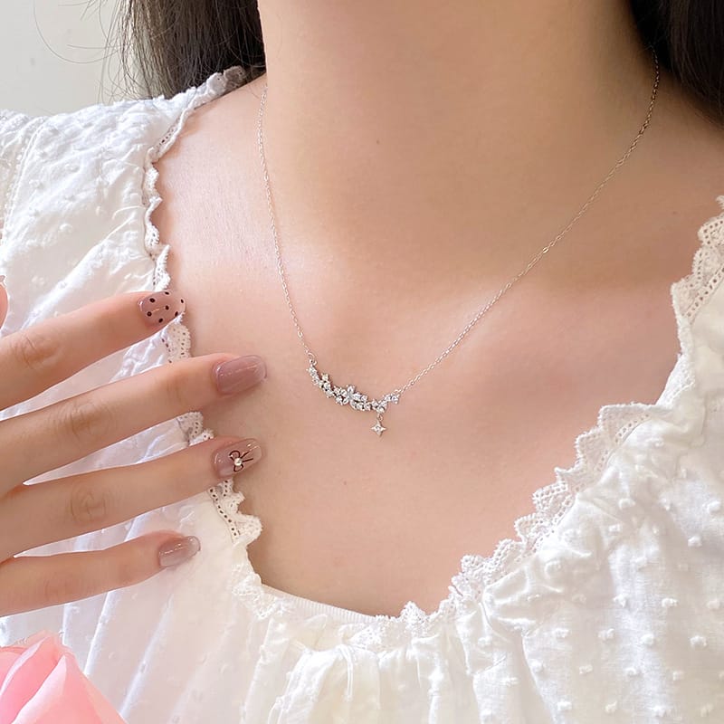 Po S999 Silver Light Luxury Flower Four Mans Star Necklace Niche New High-grade Simple Elegant Clavicle Chain for Hair