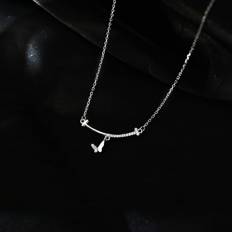 Aobao S999 pure silver smiling butterfly necklace niche design line exquisite diamond-embedded fashion light luxury clavicle chain