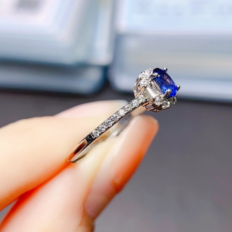 Factory wholesale explosions natural sapphire ring S925 silver inlaid with the main stone 4*5 selling Europe and the United States a generation of hair
