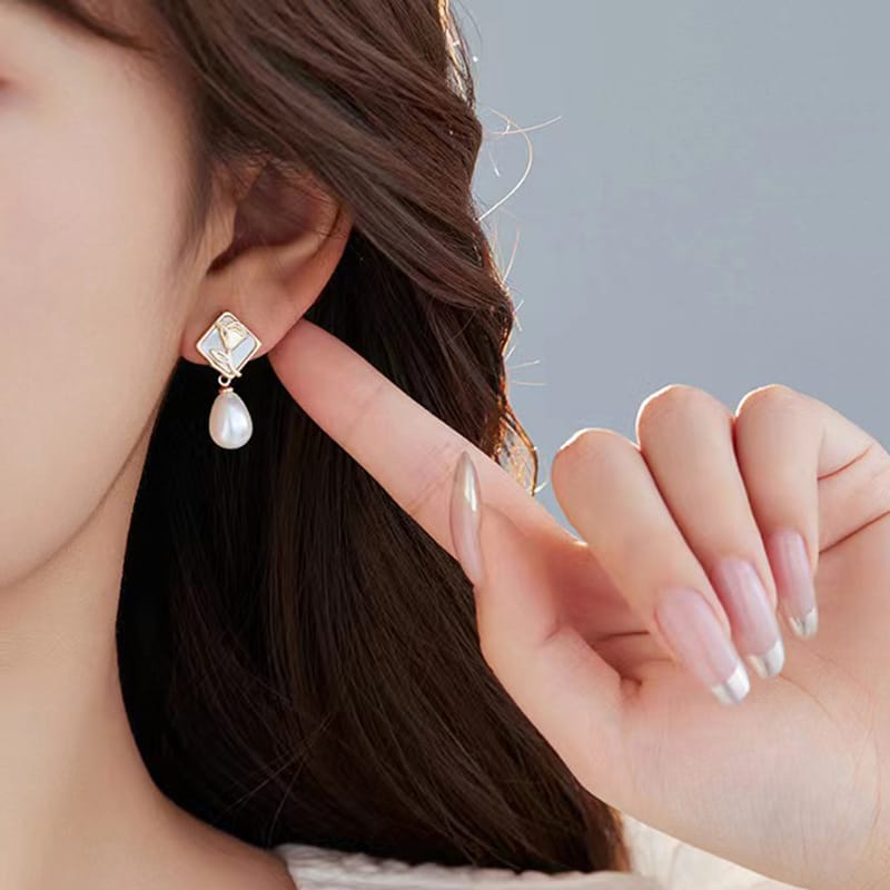 S925 Silver Needle Natural Pearl Geometric Earrings Light Luxury High-end White Shell Rose Pearl Earrings New Style