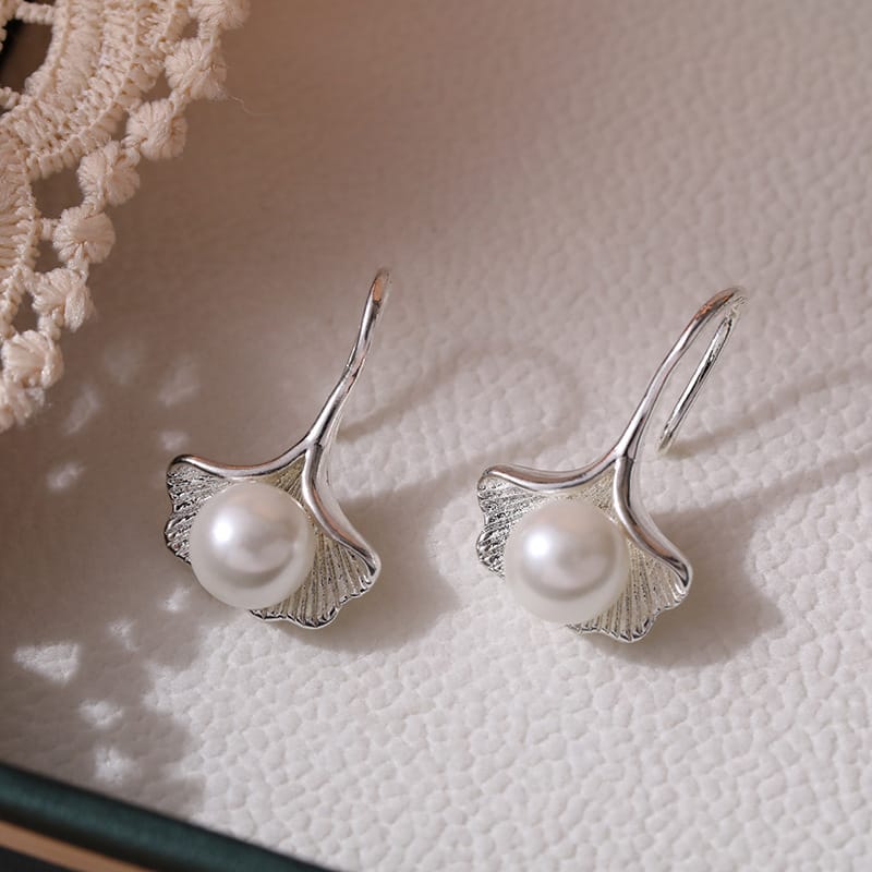 Leaf stud earrings s925 sterling silver earrings women's anti-allergy simple temperament pearl jewelry