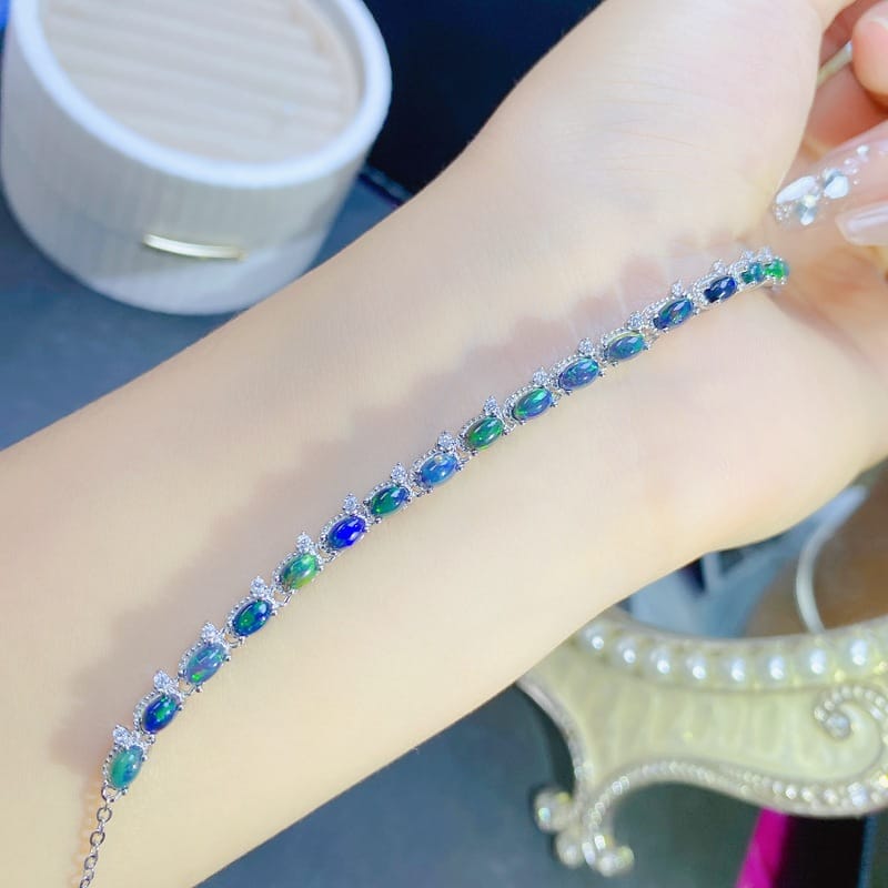 Black European ladies Bracelet 925 silver natural opal bracelet ladies chain live supply wholesale fire color good