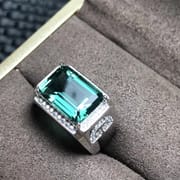 Heavy silver feels good. Shopkeeper recommends 925 silver Green Crystal men's ring adjustable