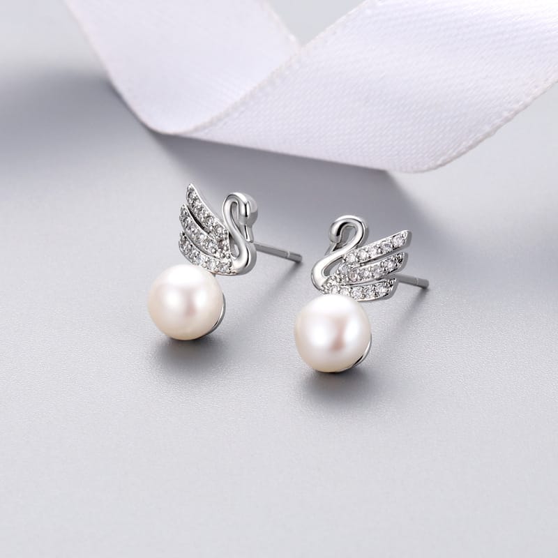 Freshwater pearl earrings gentle small fresh fashion cute little Swan inlaid zircon niche earrings women's simple personality