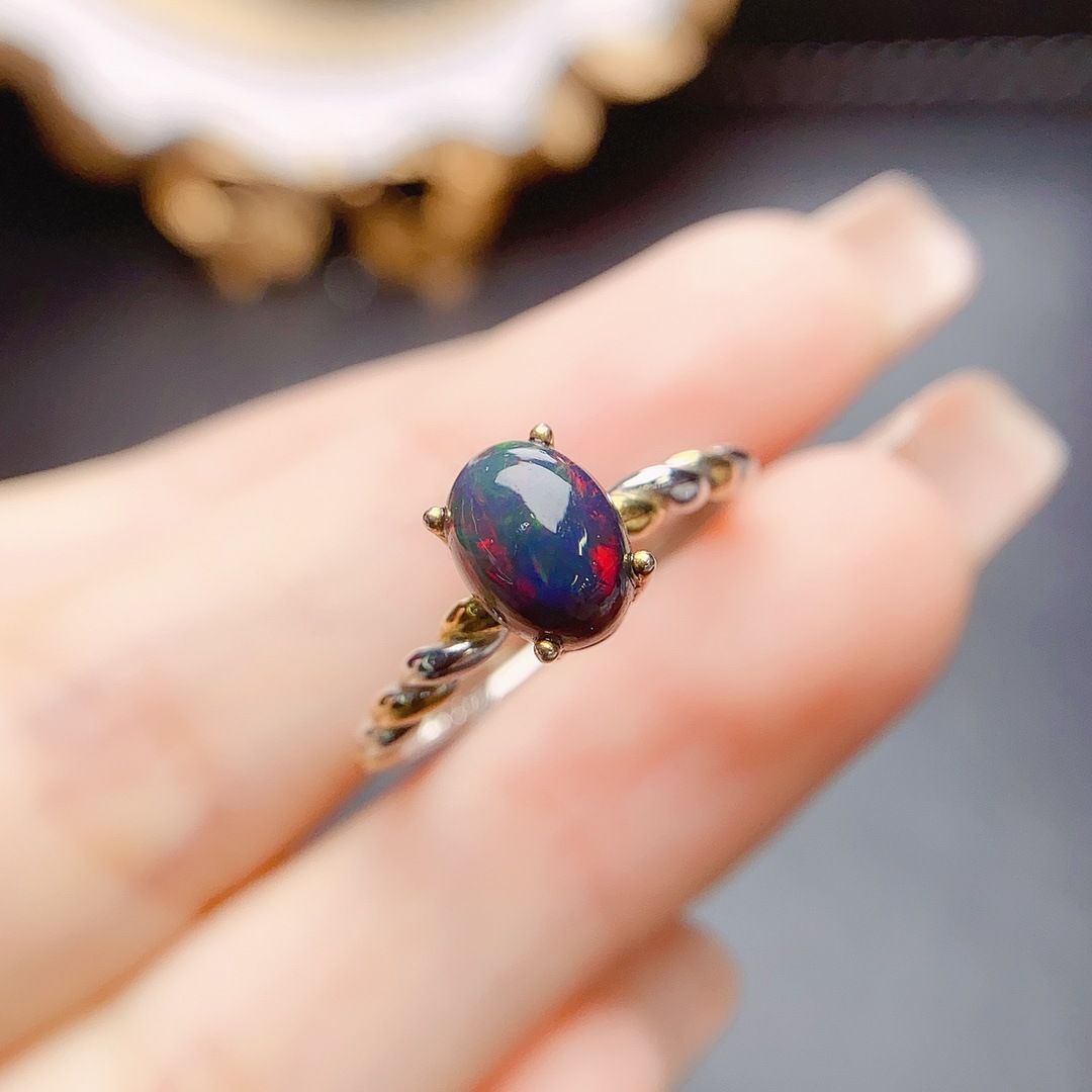 Factory wholesale explosions natural black opal ring S925 silver inlaid main stone 6*8 selling Europe and the United States a generation of hair