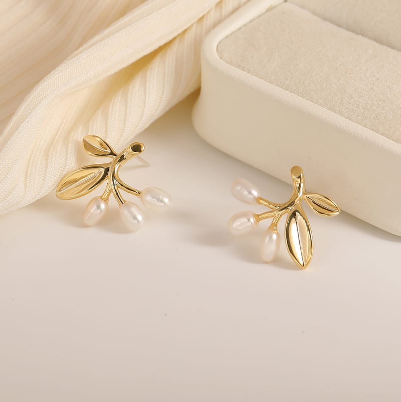 Freshwater Pearl Earrings Fresh Sweet and Gentle Temperament Super Immortal Mori Style Leaf Earrings High-end Fashion All-match Women