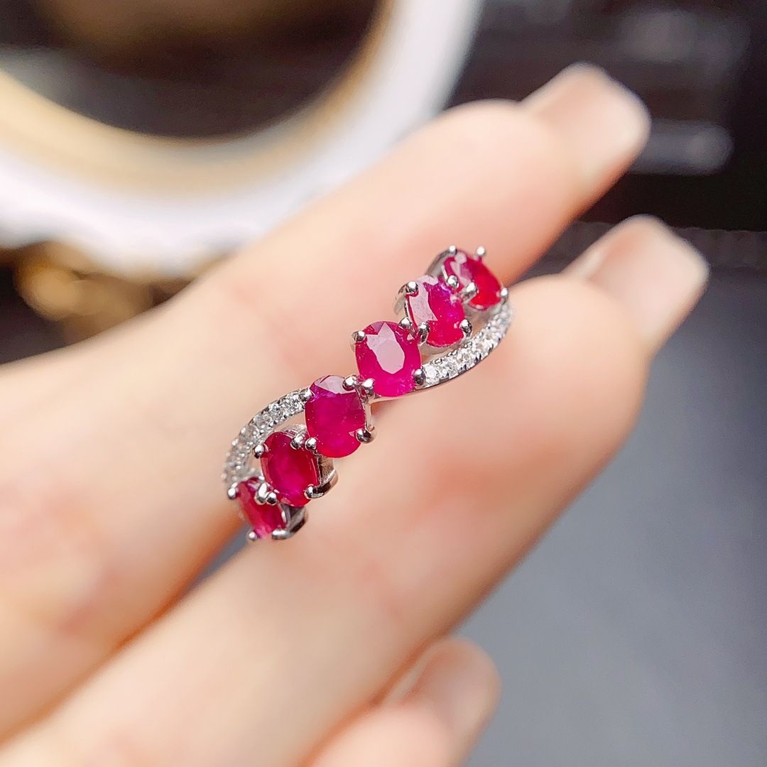 Factory wholesale explosions natural ruby ring S925 silver inlaid with the main stone 6*8 selling Europe and the United States a generation of hair