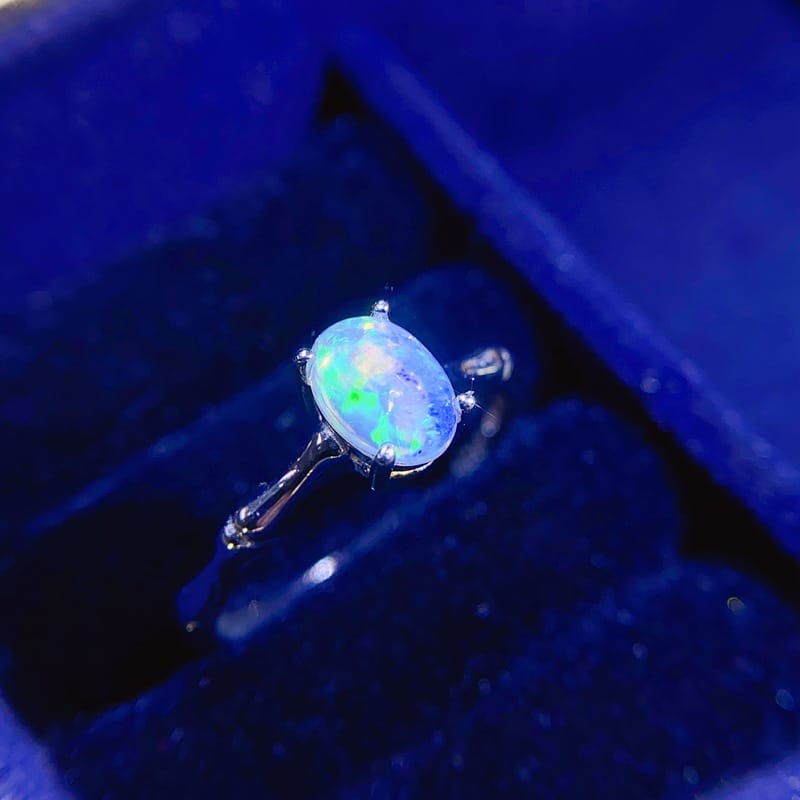 Simple 925 silver inlaid Natural 5*7 full fire color opal ring live tremolo overseas supply
