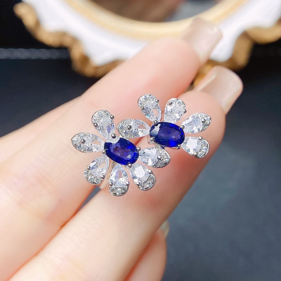 Factory wholesale explosions natural sapphire ring S925 silver inlaid with the main stone 4*6 selling Europe and the United States a generation of hair