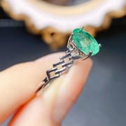 Factory wholesale explosions natural emerald ring S925 silver inlaid main stone 6*8 hot Europe and the United States a generation of hair