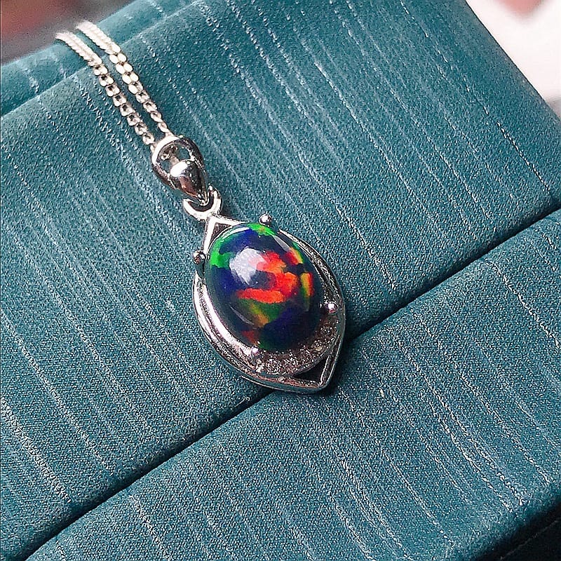 Black opal pendant 925 silver inlaid Black Opal colorful opal pendant live delivery one-piece delivery