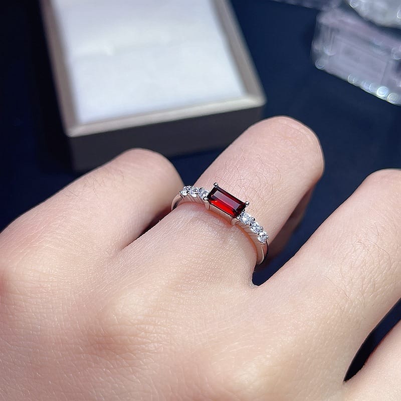 Clear inventory 925 silver inlaid natural garnet ring ladies ring adjustable