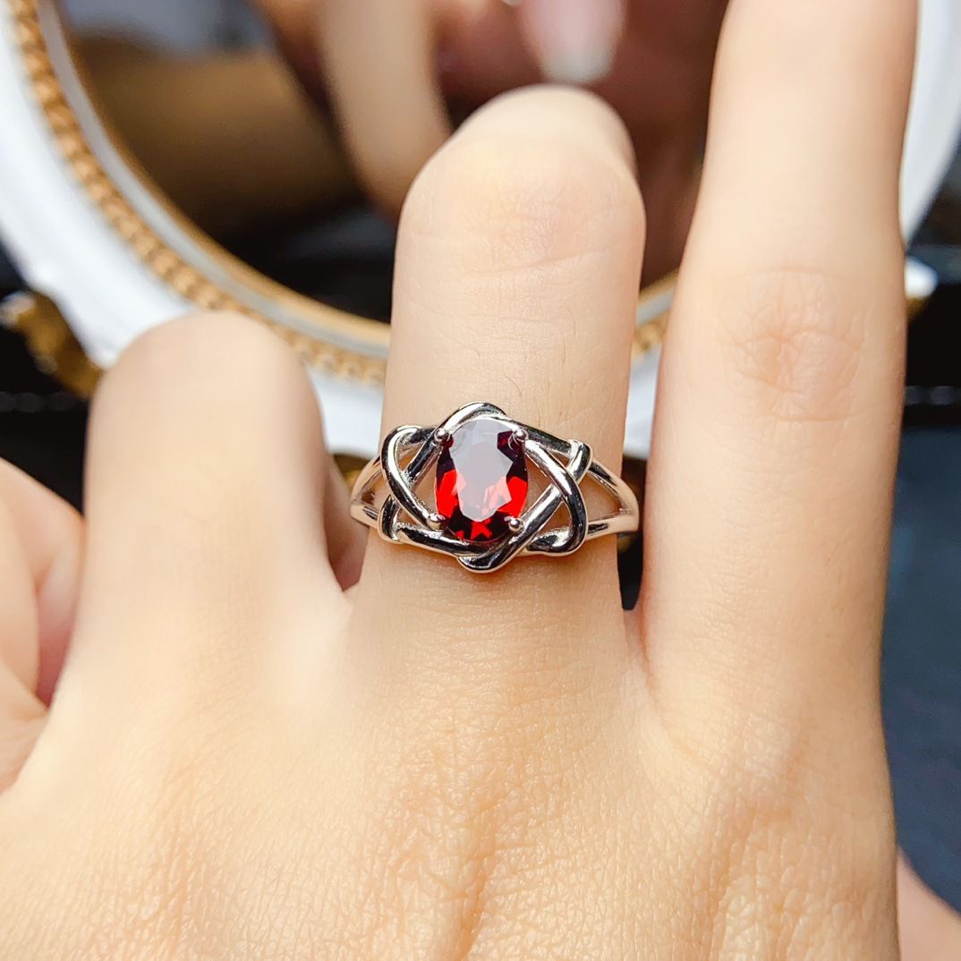 Factory wholesale explosions natural magnesium aluminum garnet ring S925 silver inlaid main stone 6*8 hot European and American generation hair
