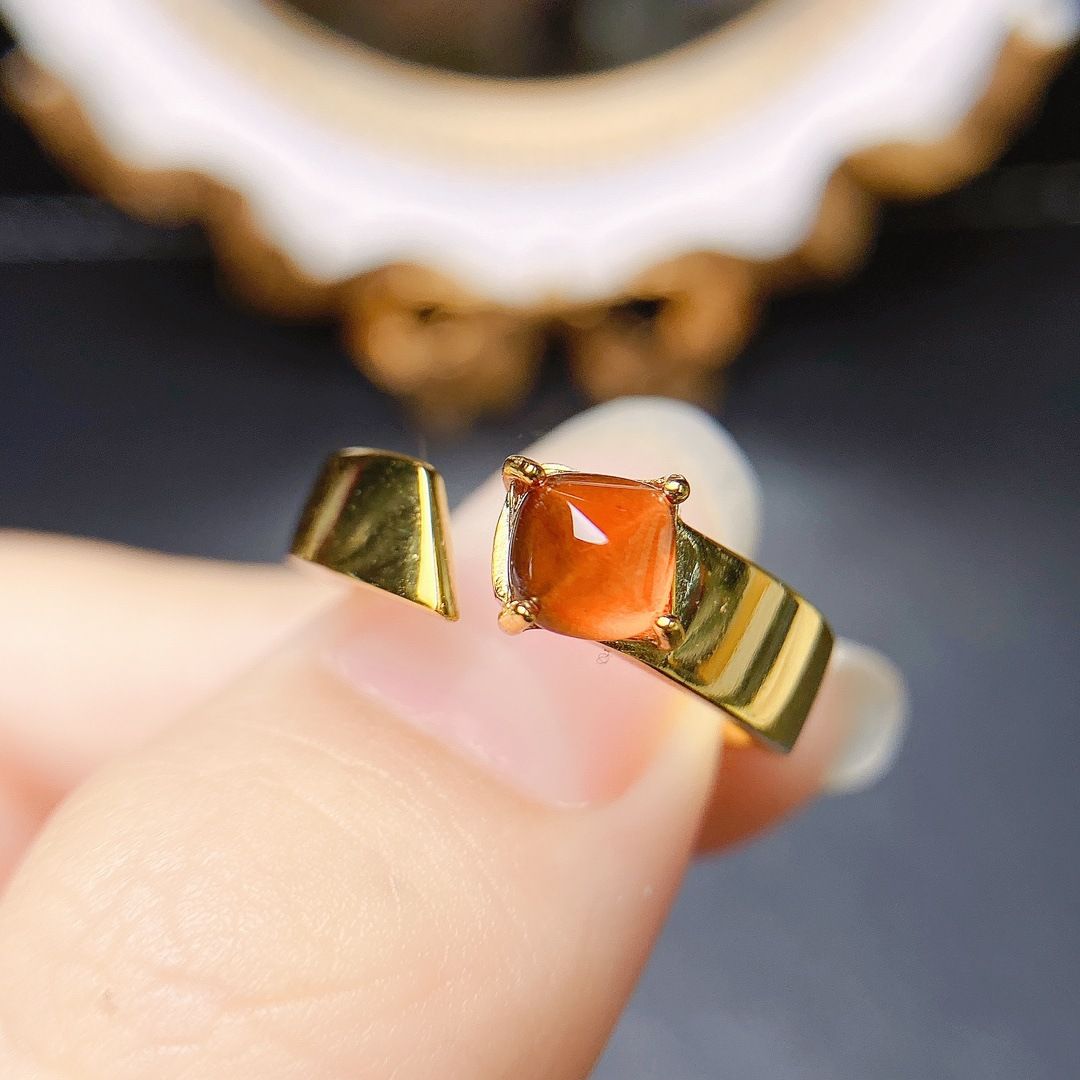 Factory wholesale explosions natural garnet ring S925 silver inlaid main stone 5*5 selling Europe and the United States a generation of hair