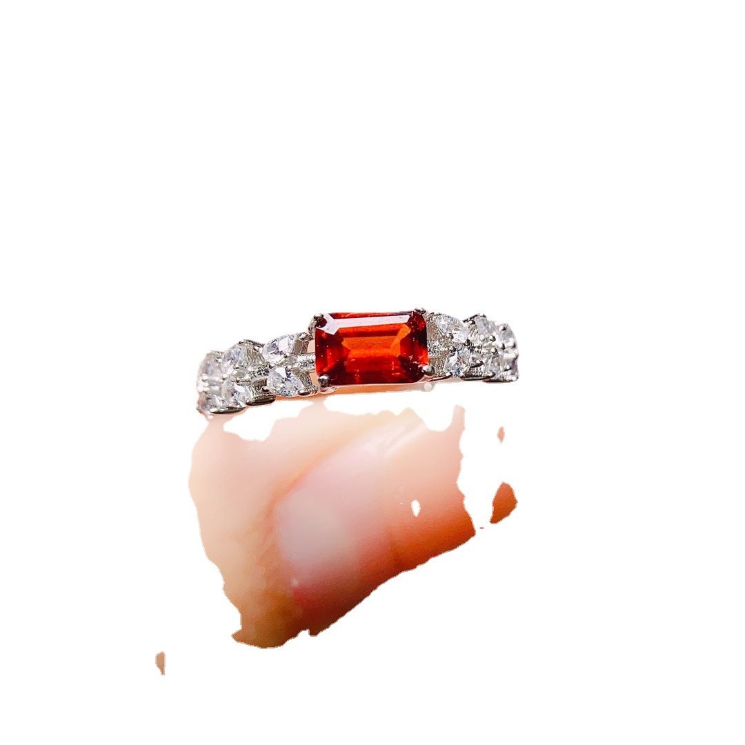 Factory wholesale explosions natural garnet ring S925 silver inlaid main stone 4*6 selling Europe and the United States a generation of hair