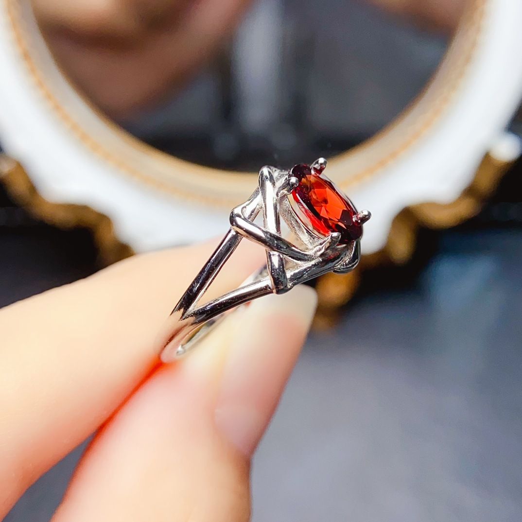 Factory wholesale explosions natural magnesium aluminum garnet ring S925 silver inlaid main stone 6*8 hot European and American generation hair