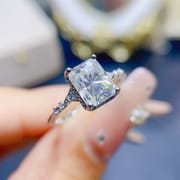 Fashion US Imported Mosan Diamond Ladies Ring 925 Silver 6*8 Black Card Over Diamond Pen Live Shake Voice Supply