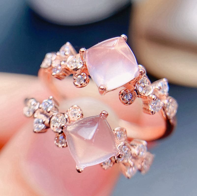 Simple natural pink crystal hibiscus Stone live mouth 5 * 5mm female ring live TikTok Foreign live wholesale