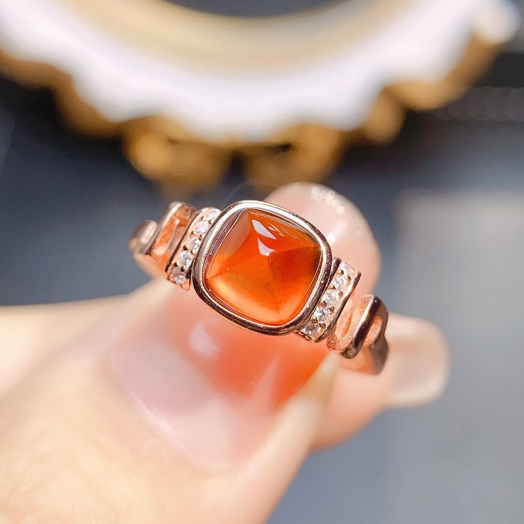 Factory wholesale explosions natural garnet ring S925 silver inlaid main stone 6*6 selling Europe and the United States a generation of hair