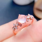 Simple natural pink crystal hibiscus Stone live mouth 5 * 5mm female ring live TikTok Foreign live wholesale