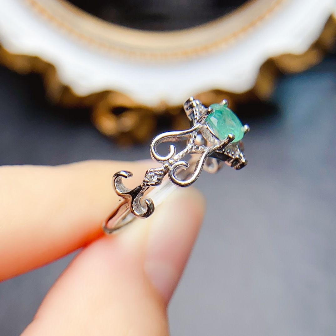 Factory wholesale explosions natural emerald ring S925 silver inlaid main stone 5*5 selling Europe and the United States a generation of hair