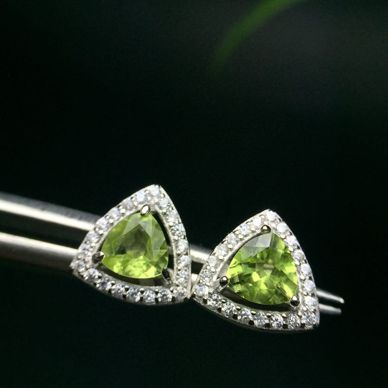 Excellent quality 925 silver inlaid natural olivine earrings