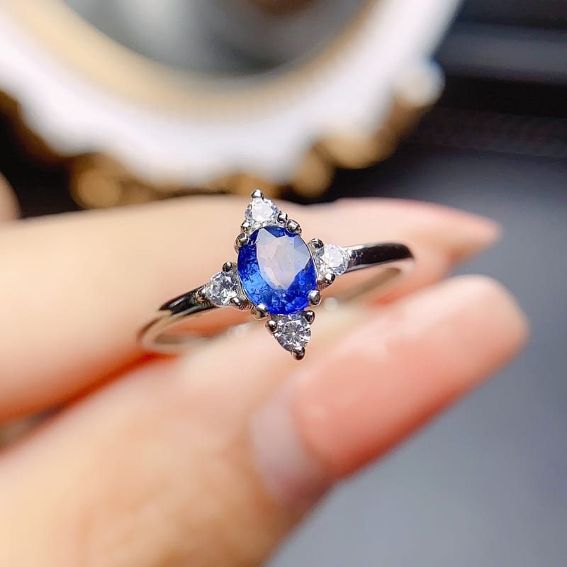 Natural sapphire ring S925 silver inlaid with the main stone 4*5