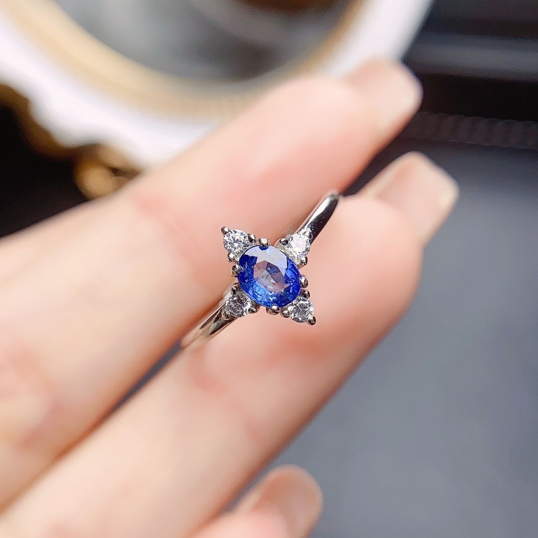 Factory wholesale explosions natural sapphire ring S925 silver inlaid with the main stone 4*5 selling Europe and the United States a generation of hair