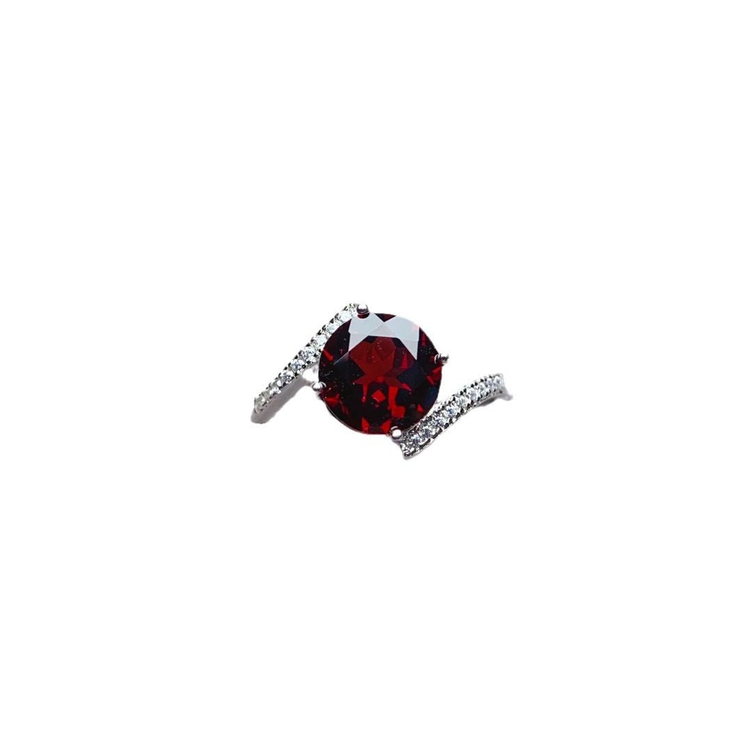 Factory wholesale explosions natural garnet ring S925 silver inlaid main stone 8*8 selling Europe and the United States a generation of hair