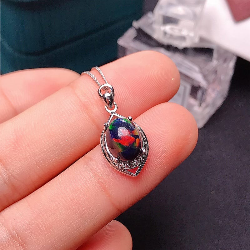 Black opal pendant 925 silver inlaid Black Opal colorful opal pendant live delivery one-piece delivery