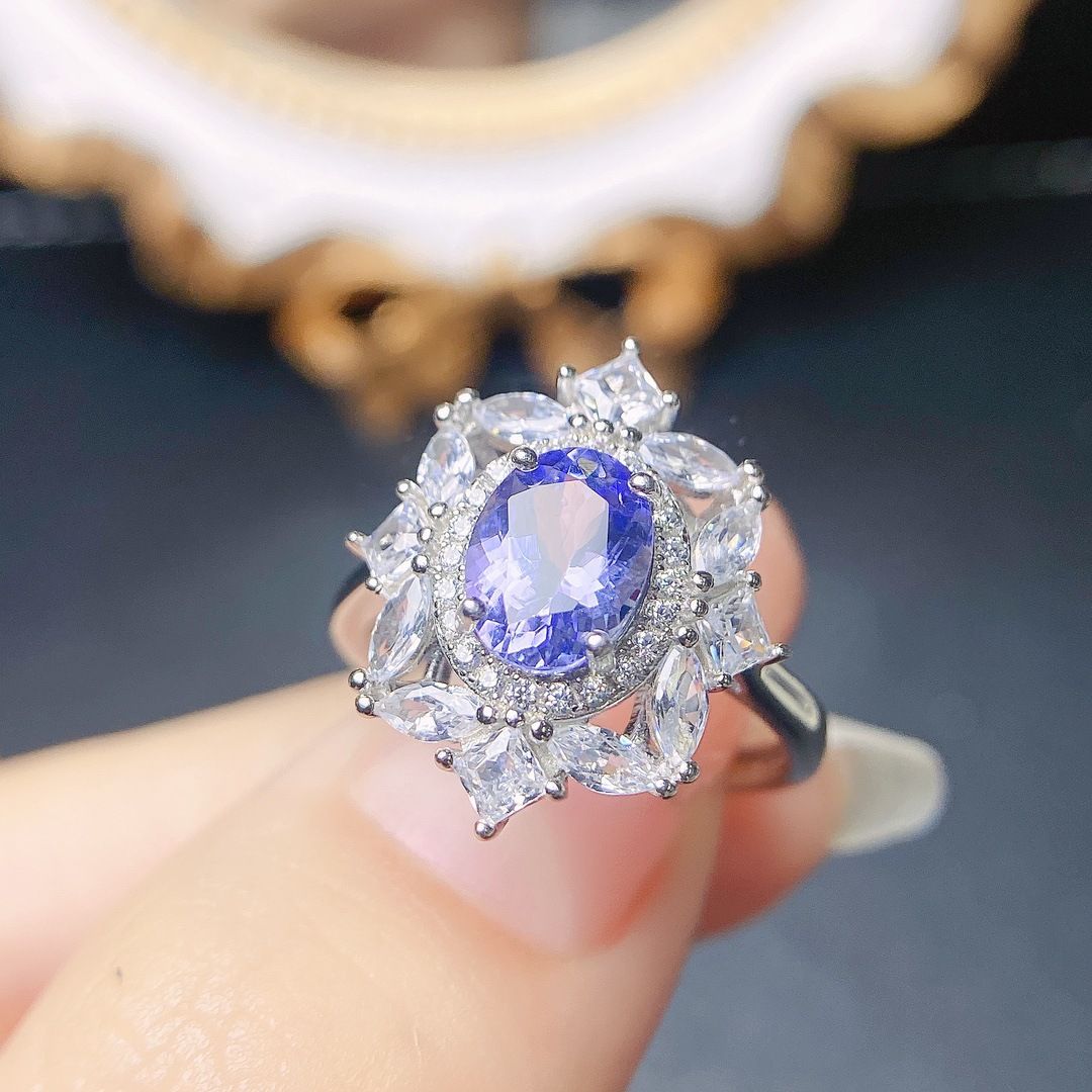 Factory wholesale explosions natural tanzanite ring S925 silver inlaid main stone 6*8 selling Europe and the United States a generation of hair