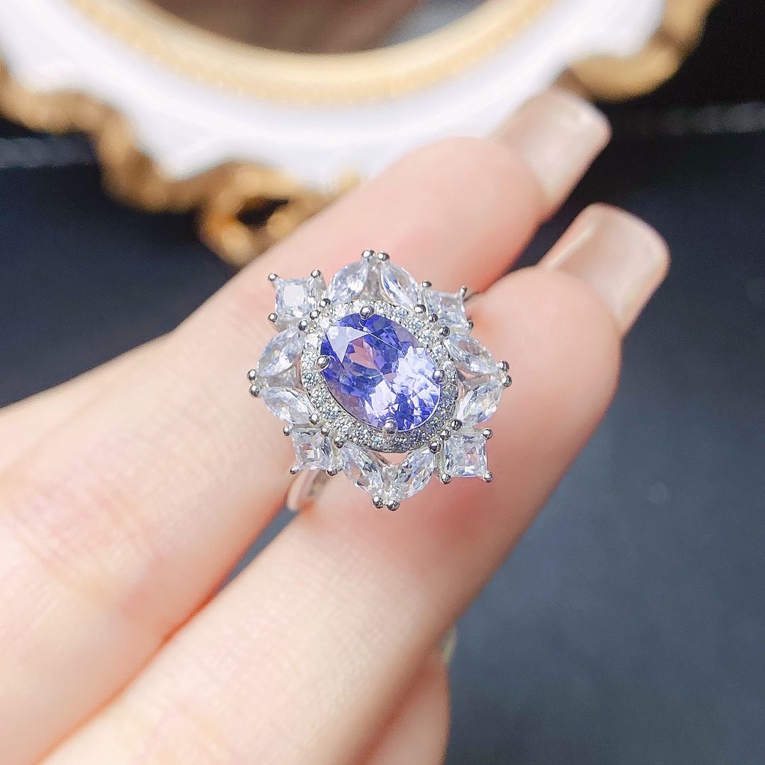 Factory wholesale explosions natural tanzanite ring S925 silver inlaid main stone 6*8 selling Europe and the United States a generation of hair